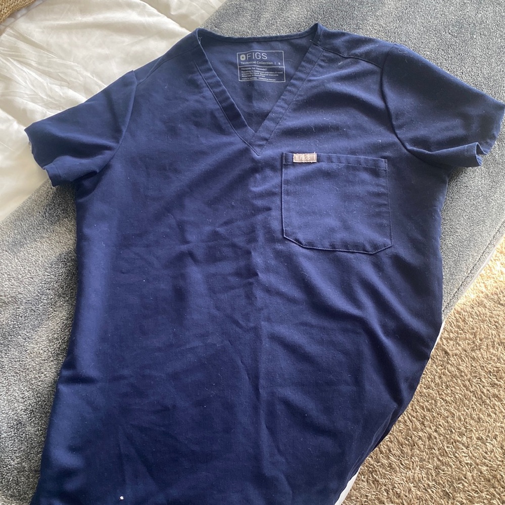 Figs scrub top